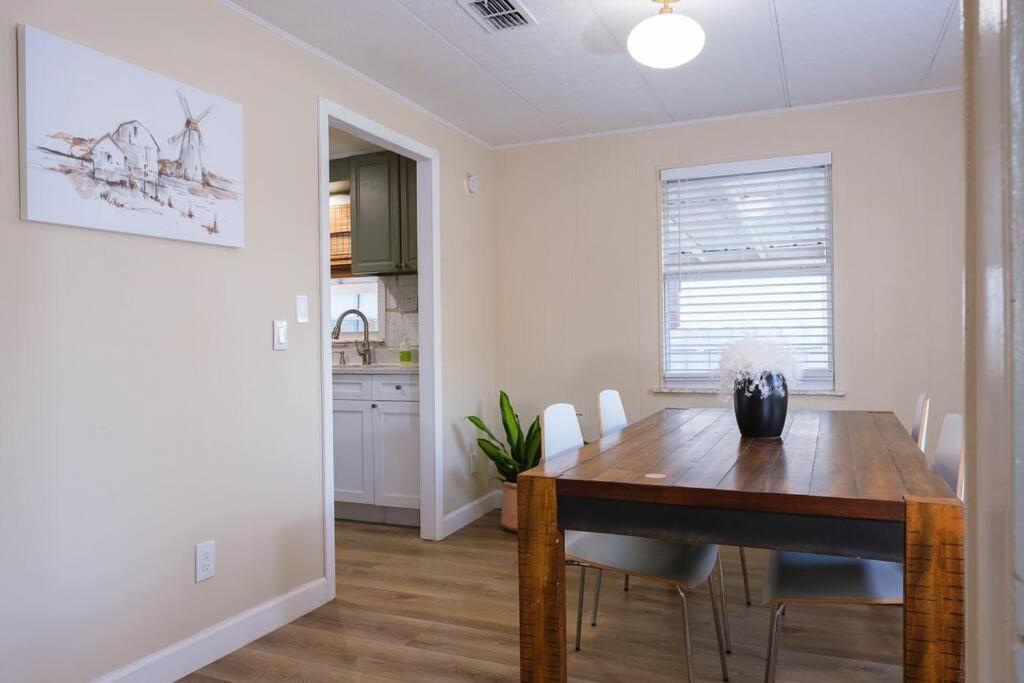 House Near Tampa Zoo And Busch Gardens, Free High Speed Wifi Villa Екстериор снимка